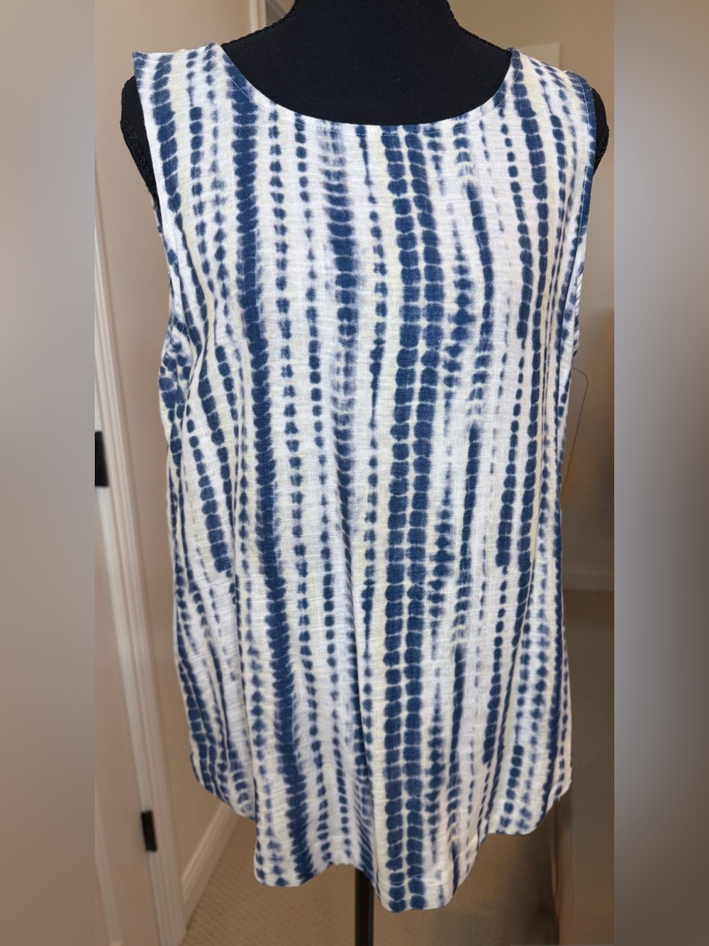 CHARLIE B Navy and White Tie-Dye Sleeveless Tank